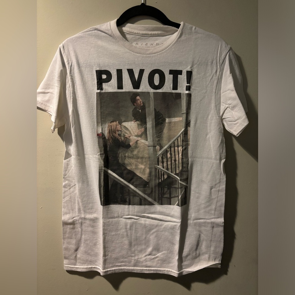 FRIENDS Tee